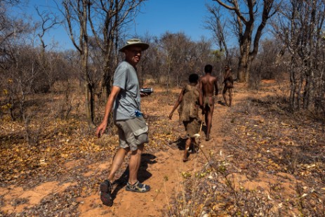 Bushwalk mit San in Namibia