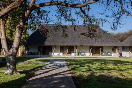 Emanya@Etosha Lodge im Etosha NP