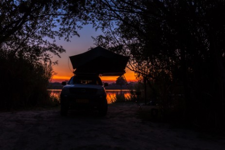 Sonnenuntergang bei Mahangu Lodge 